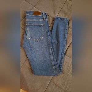 HOLLISTER MID RISE SUPER SKINNY | SIZE 1